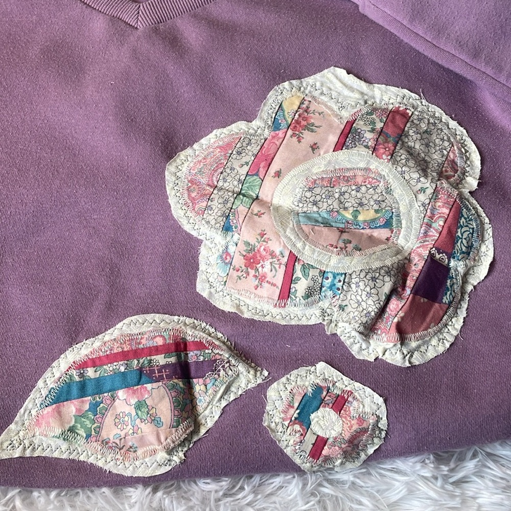 Purple Sweatshirt With Patchwork Design - image 2